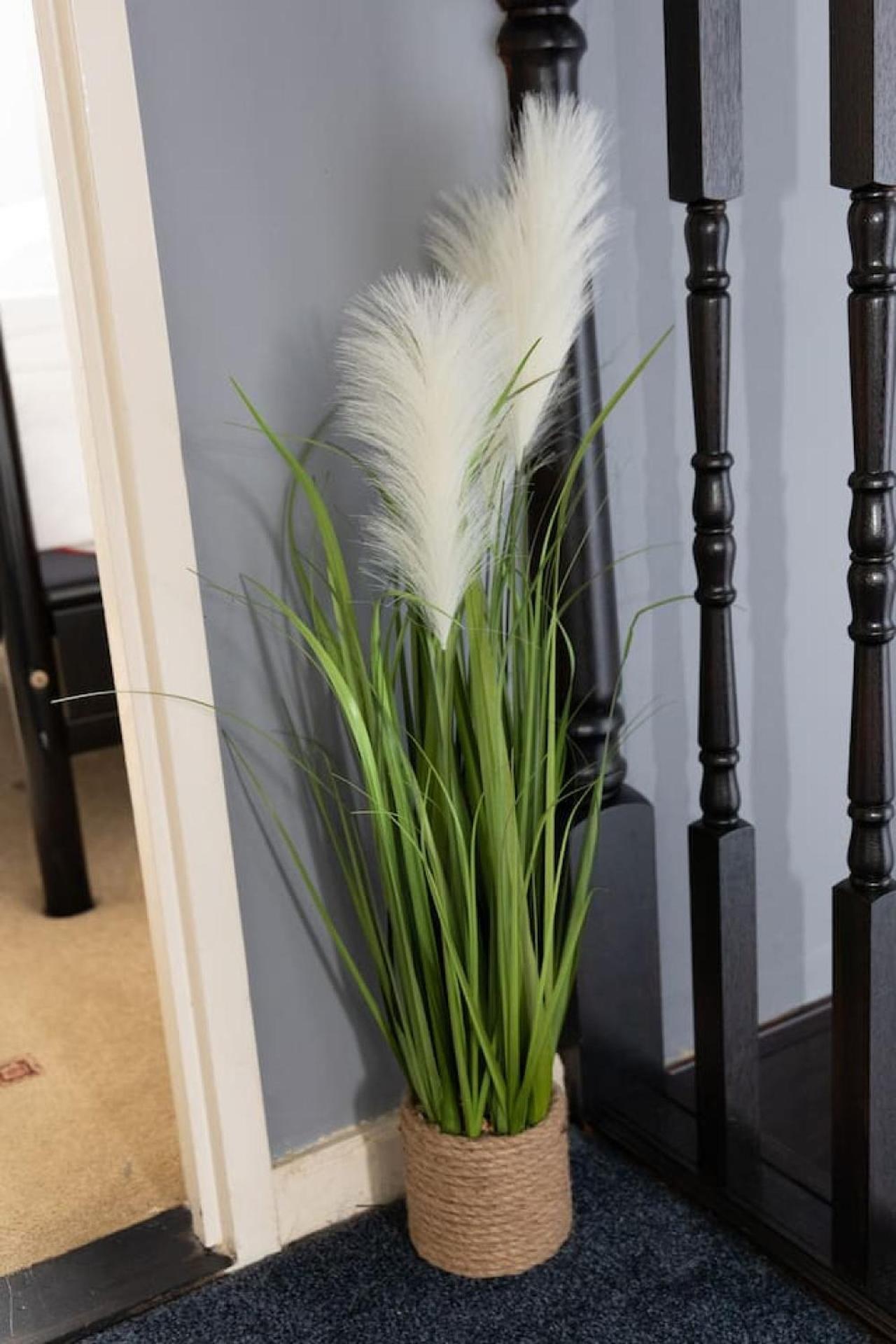 3 Bed Home Sleeps 8 People Located 1 Min From Train Stop - Otley Terrace オールダム エクステリア 写真